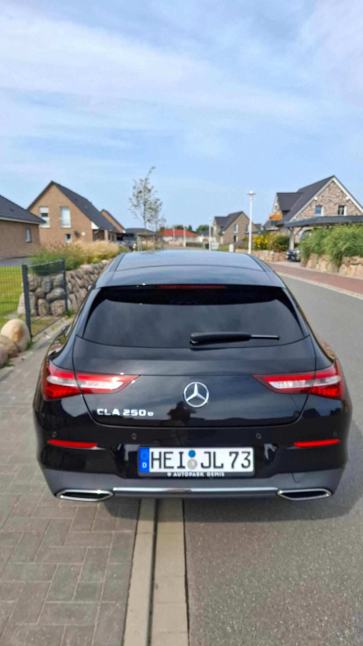 mercedes-benz-cla-250-e-2021-gasolina-1332cc