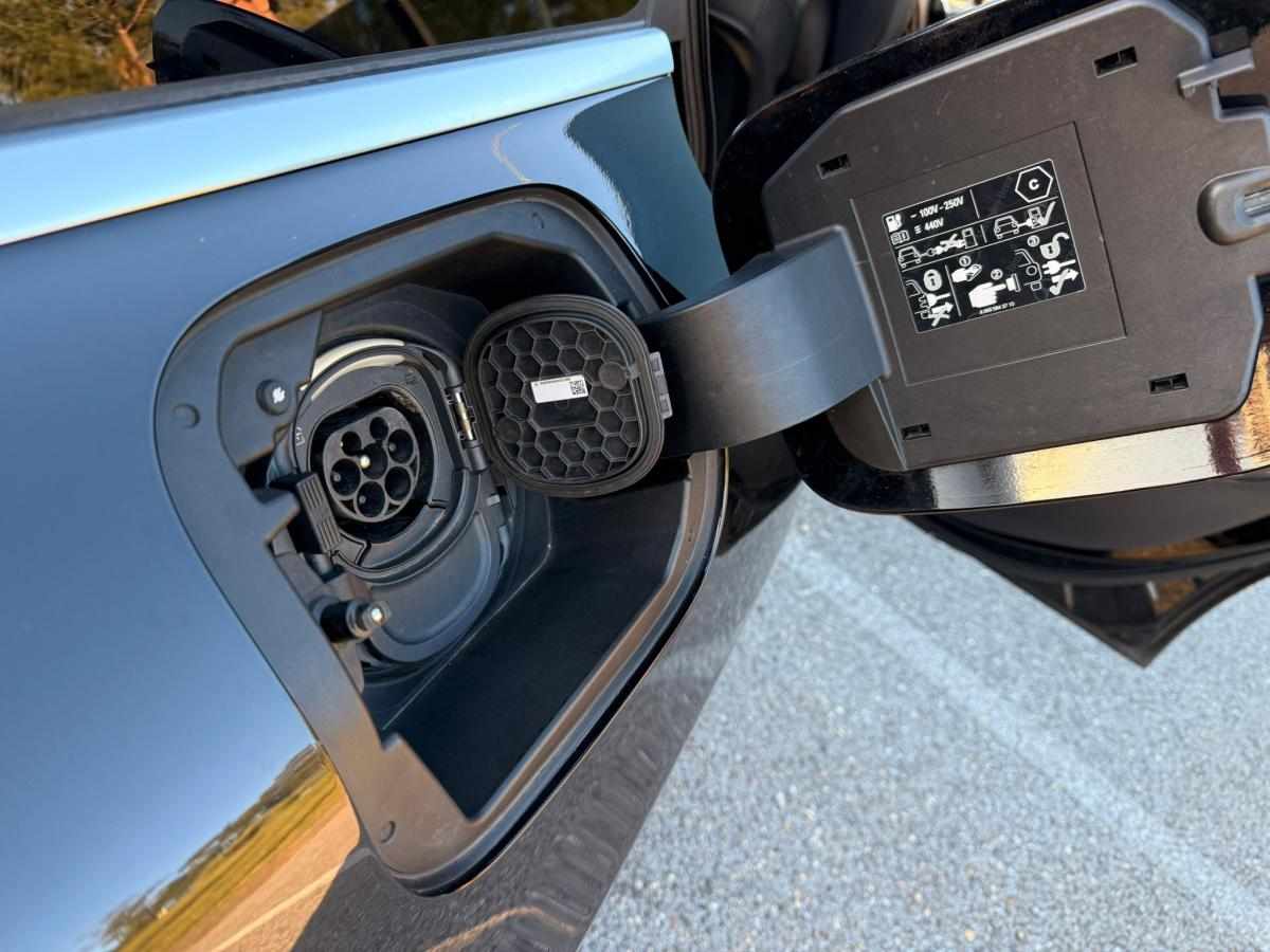 mercedes-benz-cla-250-e-2021-gasolina-1332cc