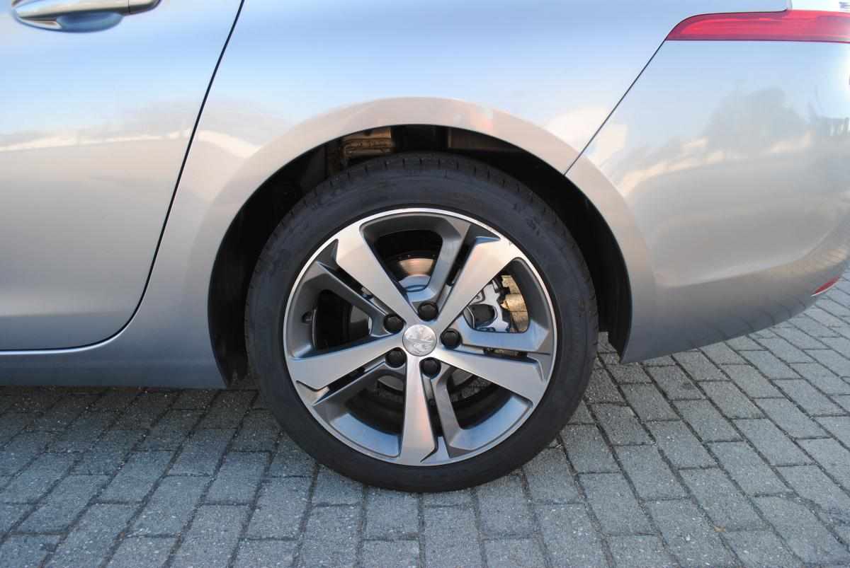 peugeot-308-1-6-bluehdi-2015-diesel-1560cc