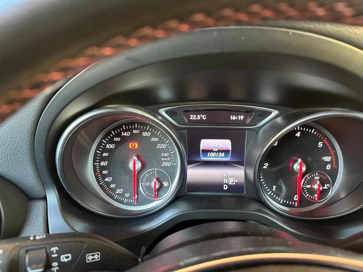 mercedes-benz-gla-220-d-2018-diesel-2143cc