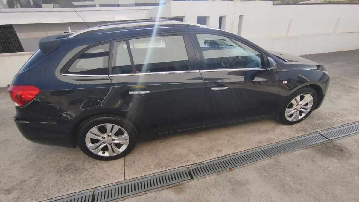chevrolet-cruze-1-7-td-vcdi-awd-2013-diesel-1686cc
