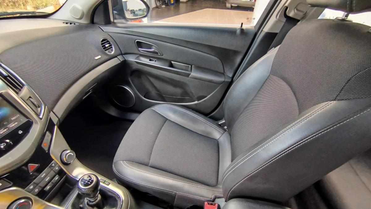 chevrolet-cruze-1-7-td-vcdi-awd-2013-diesel-1686cc