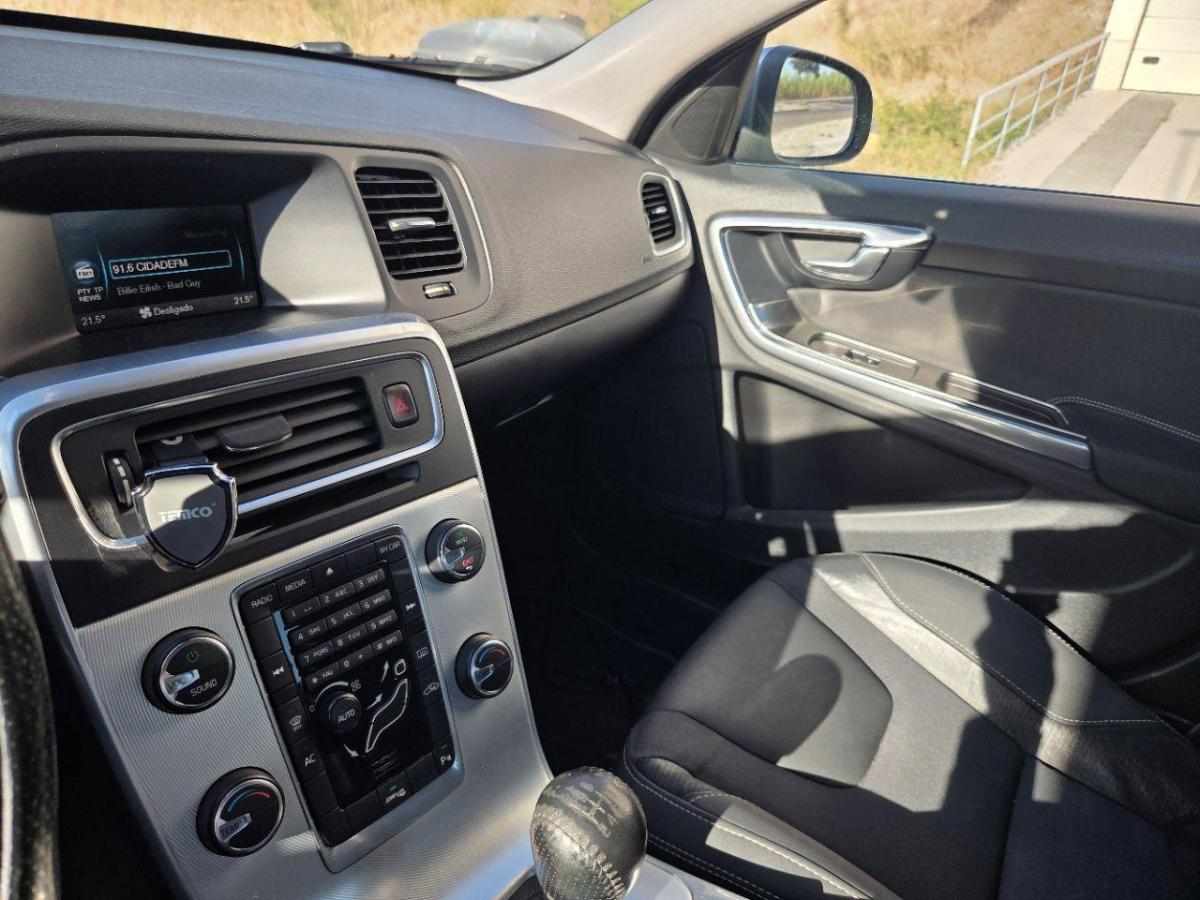 volvo-s60-2-0-d4-2013-diesel-1984cc