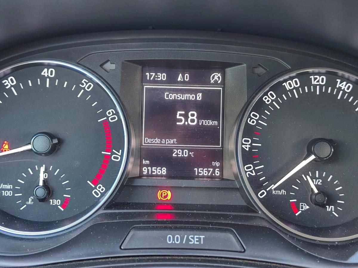 skoda-fabia-1-2-tsi-2015-gasolina-1197cc