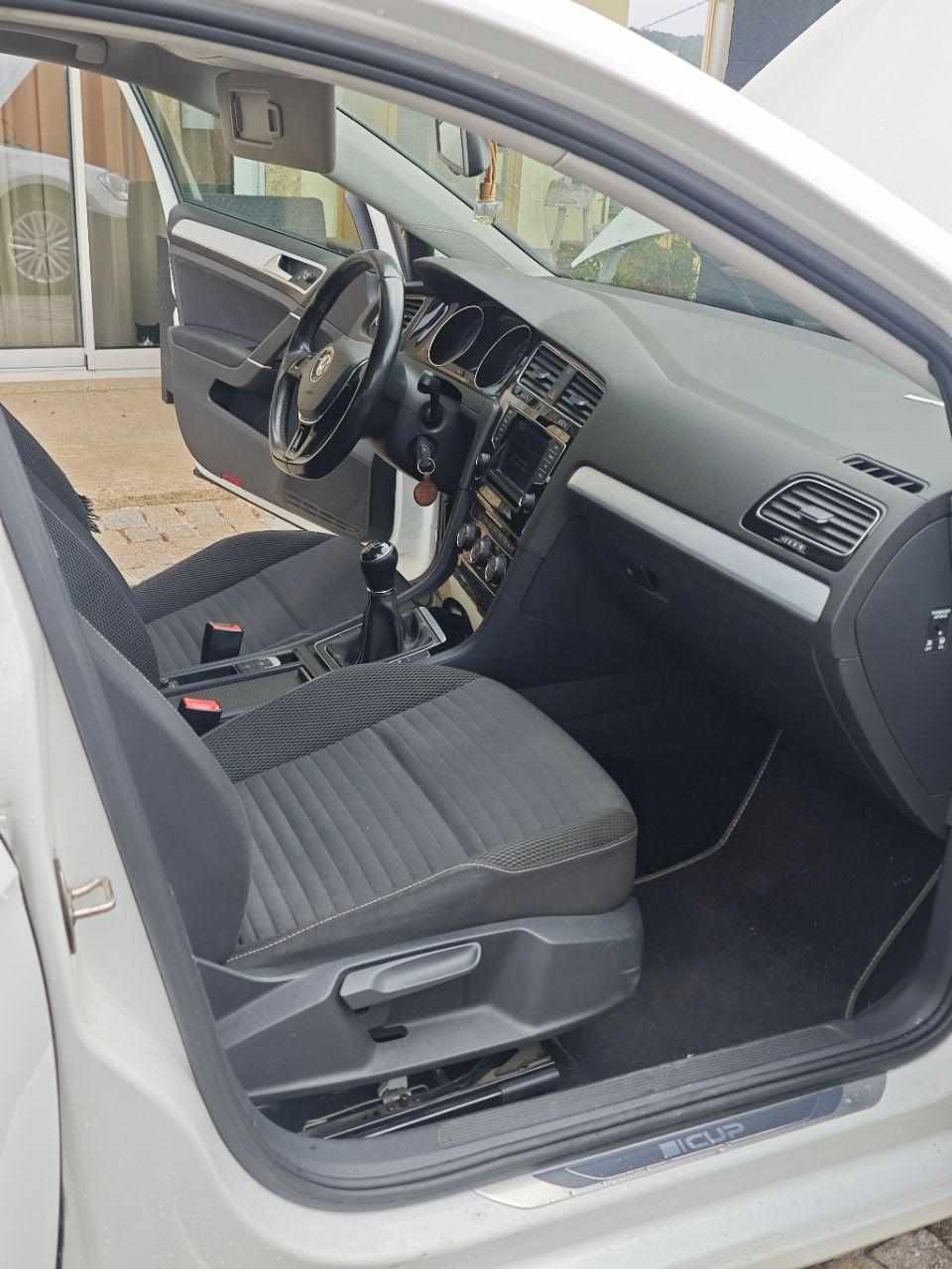 volkswagen-golf-1-6-tdi-bluemotion-2015-diesel-1598cc