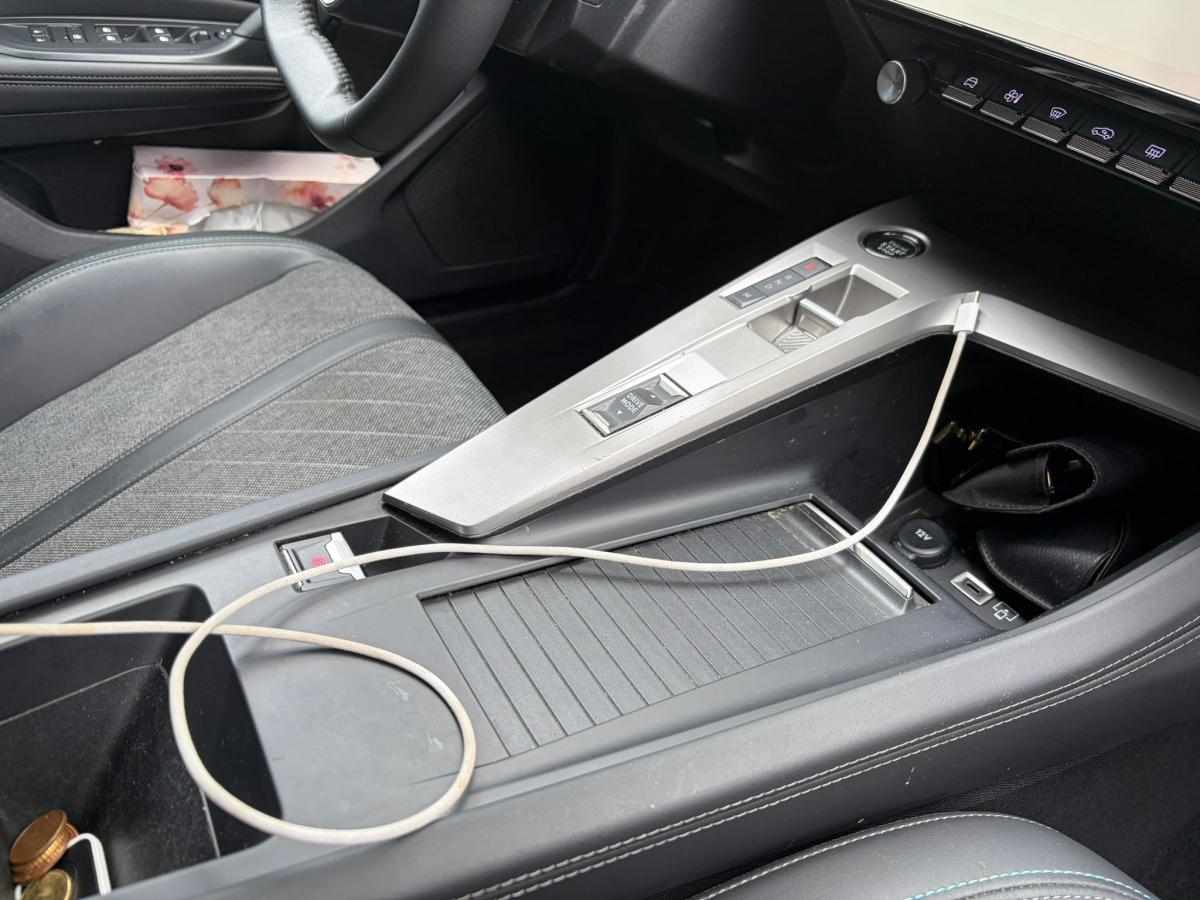 peugeot-408-1-2-puretech-2023-gasolina-1199cc