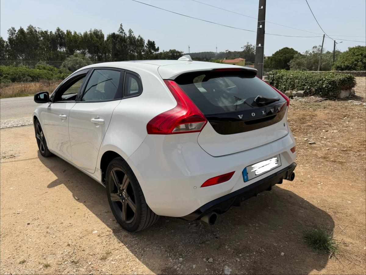 volvo-v40-2-0-d4-2014-diesel-1969cc