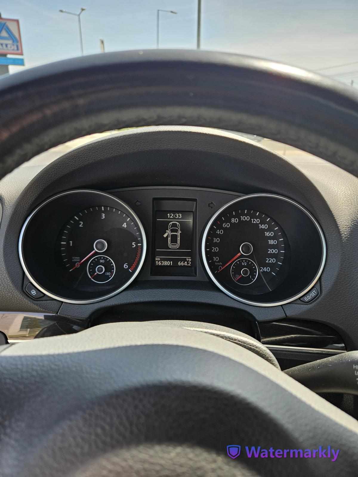 volkswagen-golf-1-6-105cv-2011-diesel-1598cc