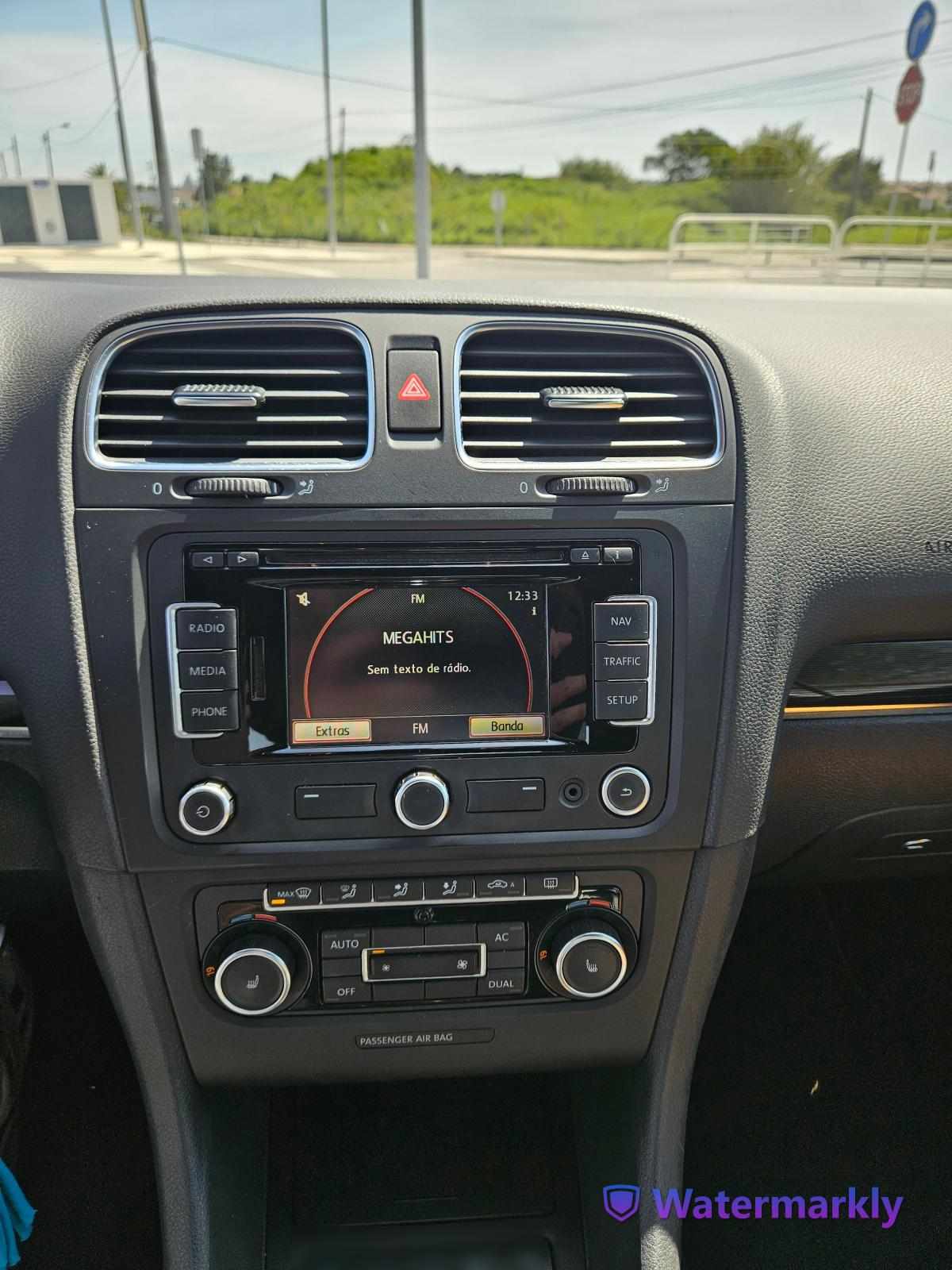 volkswagen-golf-1-6-105cv-2011-diesel-1598cc