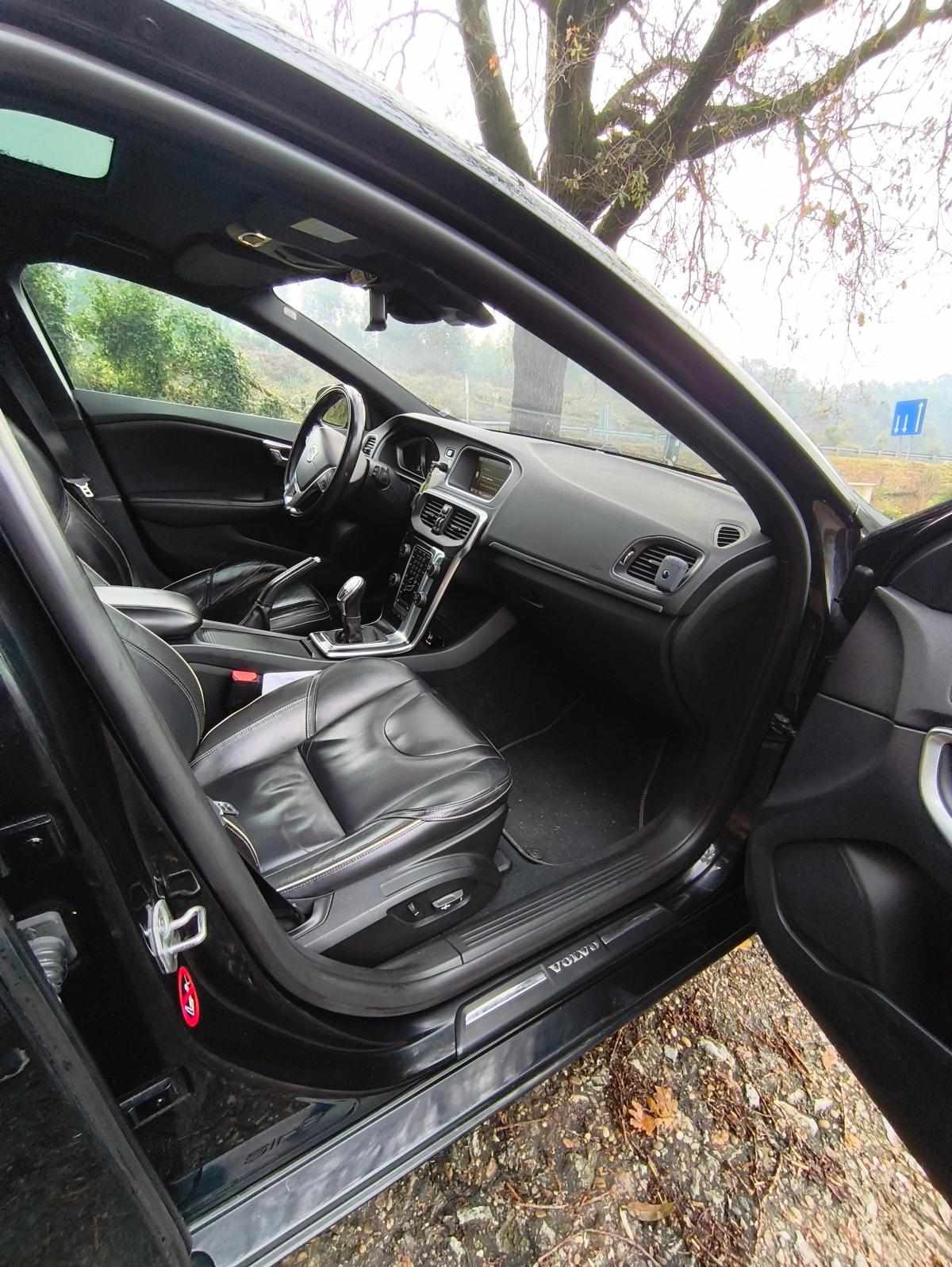 volvo-v40-1-6-d2-2013-diesel-1560cc