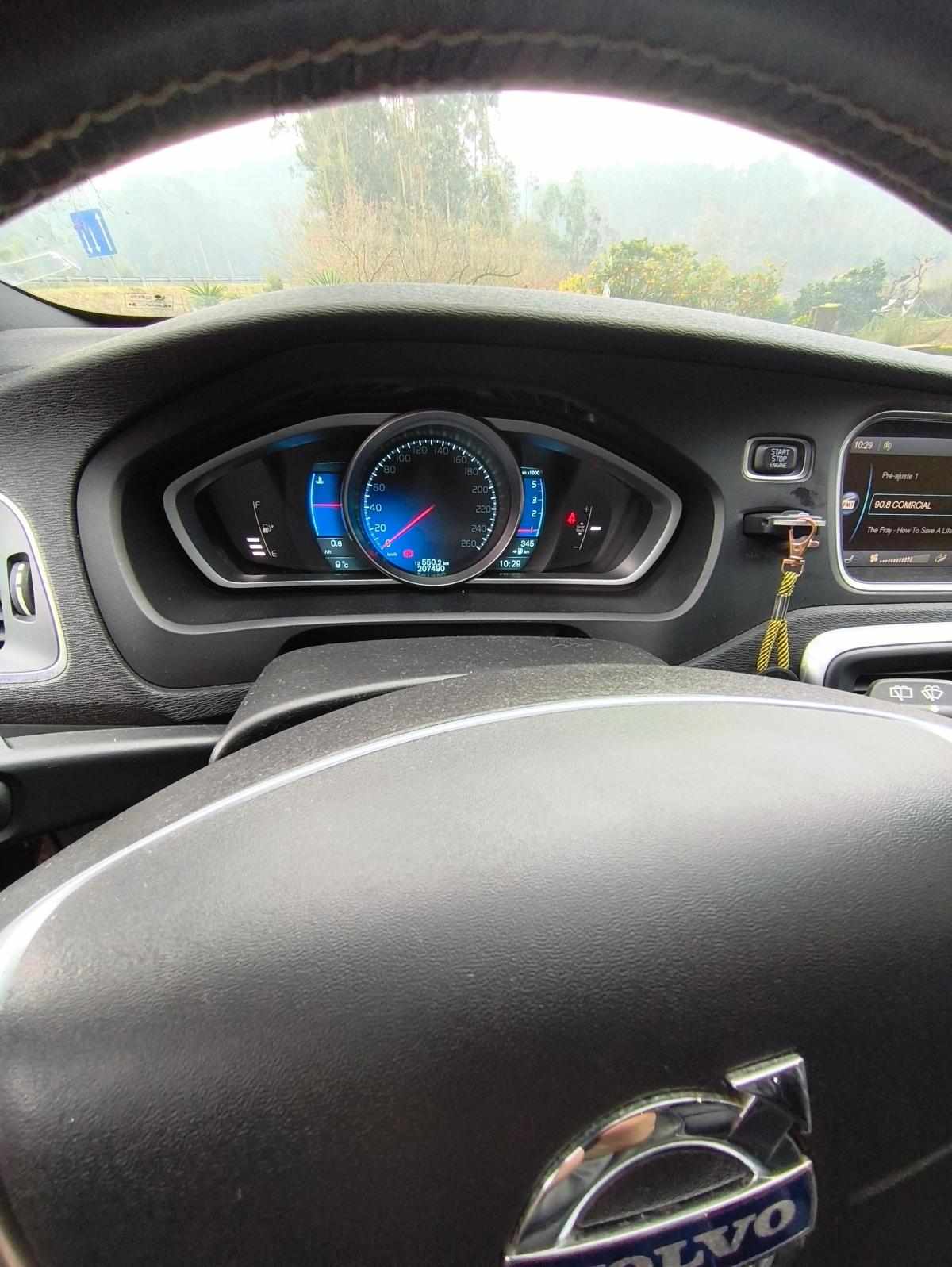 volvo-v40-1-6-d2-2013-diesel-1560cc