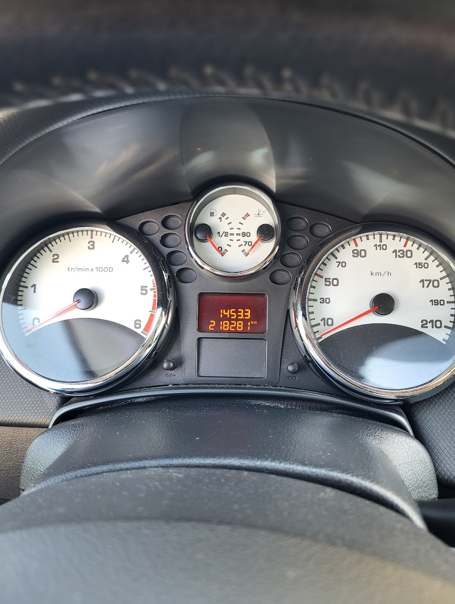 peugeot-207-1-6-hdi-fap-2010-diesel-1560cc