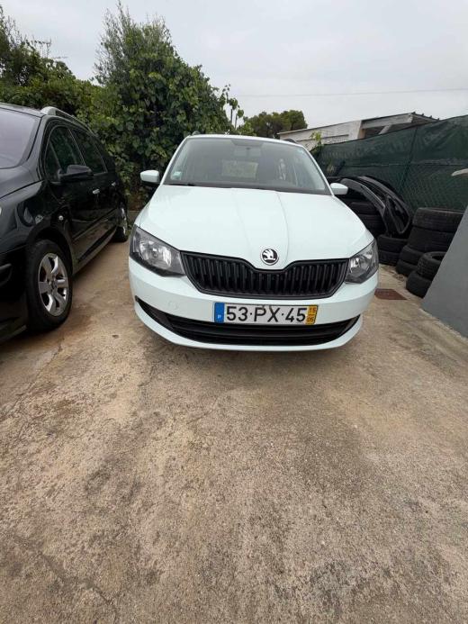 skoda-fabia-1-0-mpi-2015-gasolina-999cc