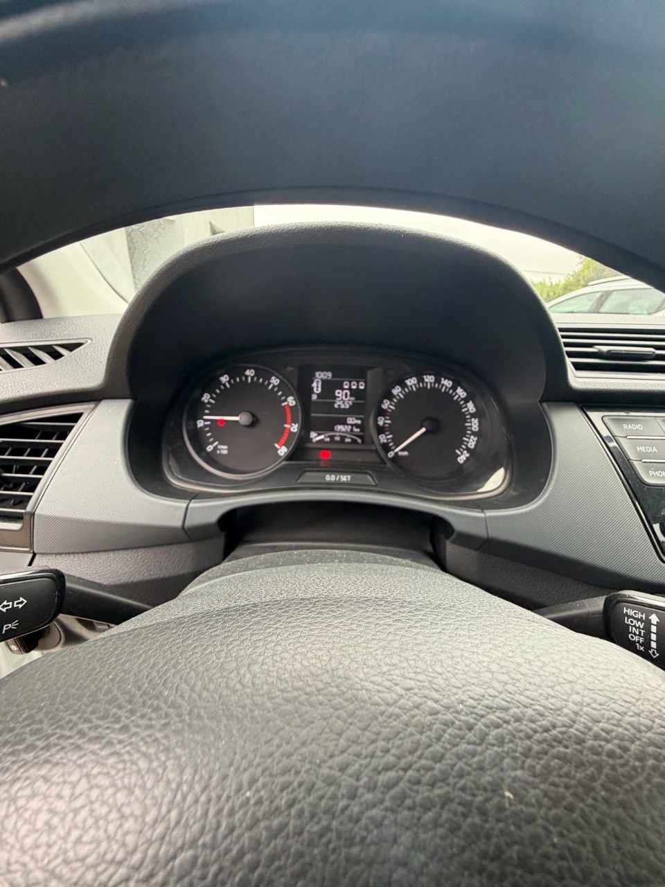 skoda-fabia-1-0-mpi-2015-gasolina-999cc