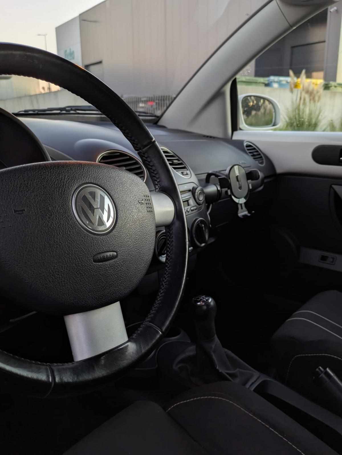 volkswagen-beetle-1-9-tdi-2010-diesel-1896cc