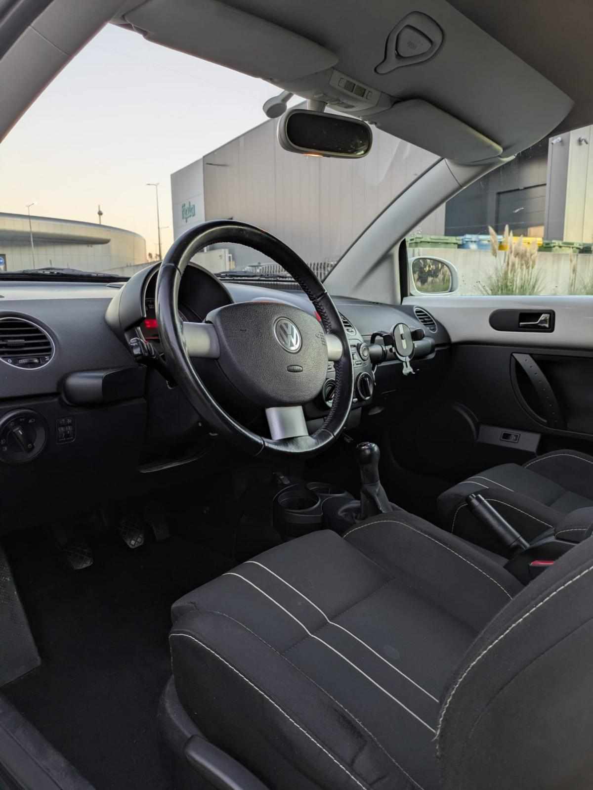 volkswagen-beetle-1-9-tdi-2010-diesel-1896cc