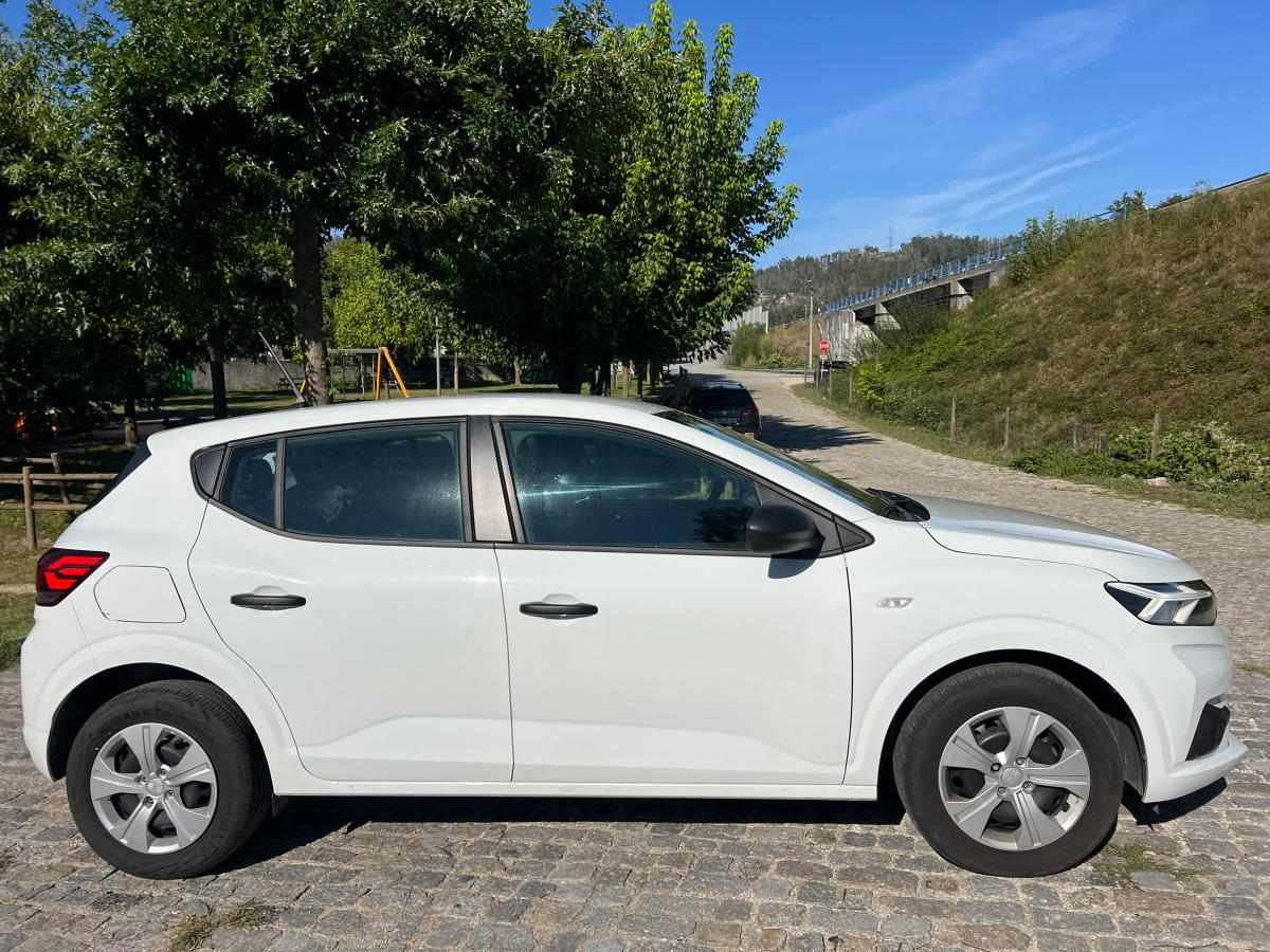 dacia-sandero-1-0-sce-2023-gasolina-999cc
