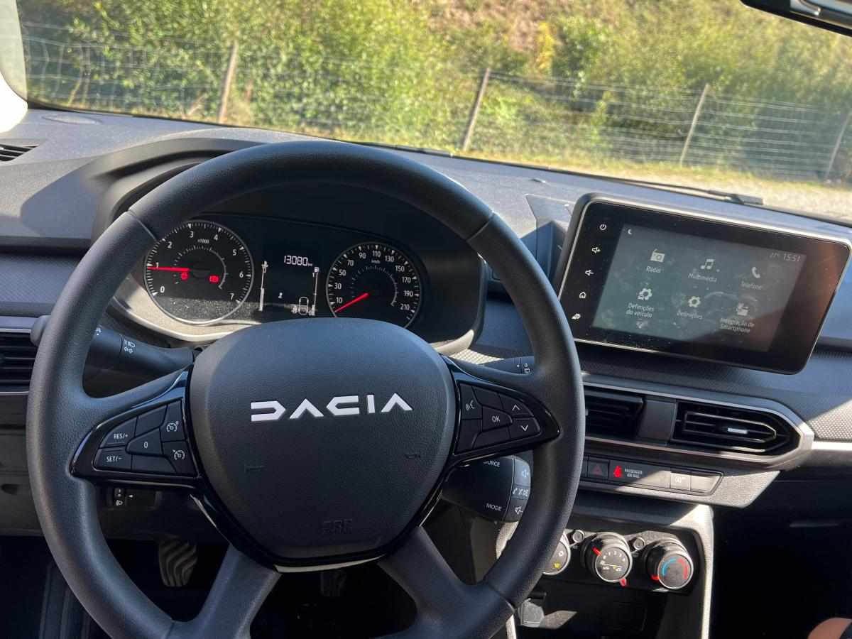 dacia-sandero-1-0-sce-2023-gasolina-999cc