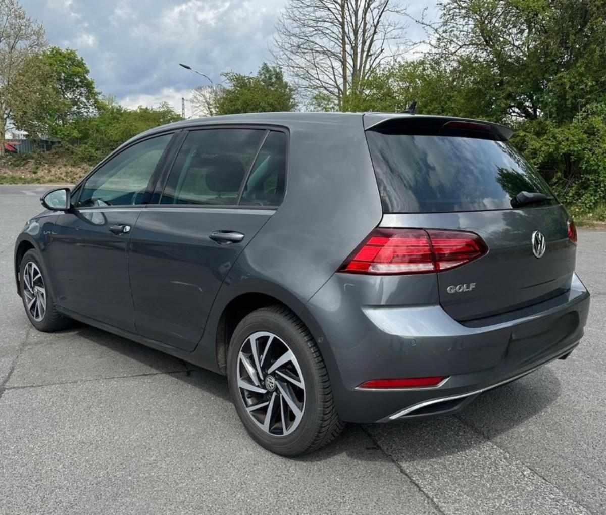 volkswagen-golf-1-6-tdi-bluemotion-2018-diesel-1598cc