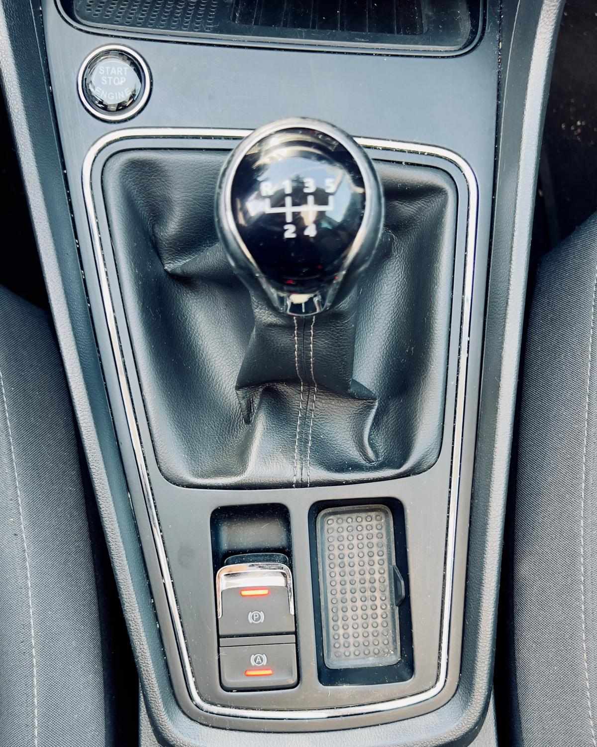 seat-leon-1-6-tdi-2018-diesel-1598cc