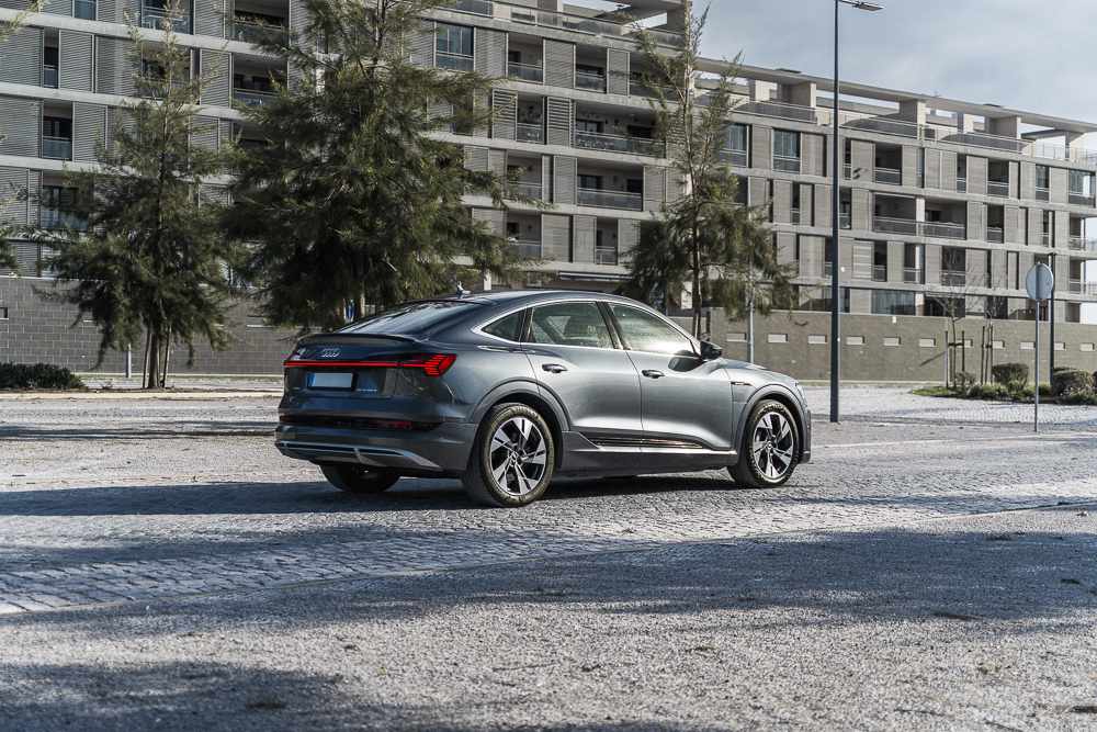 audi-e-tron-55-quattro-2020-eletrico