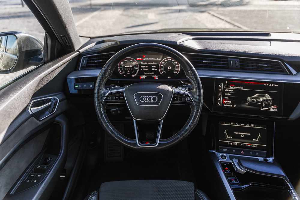audi-e-tron-55-quattro-2020-eletrico