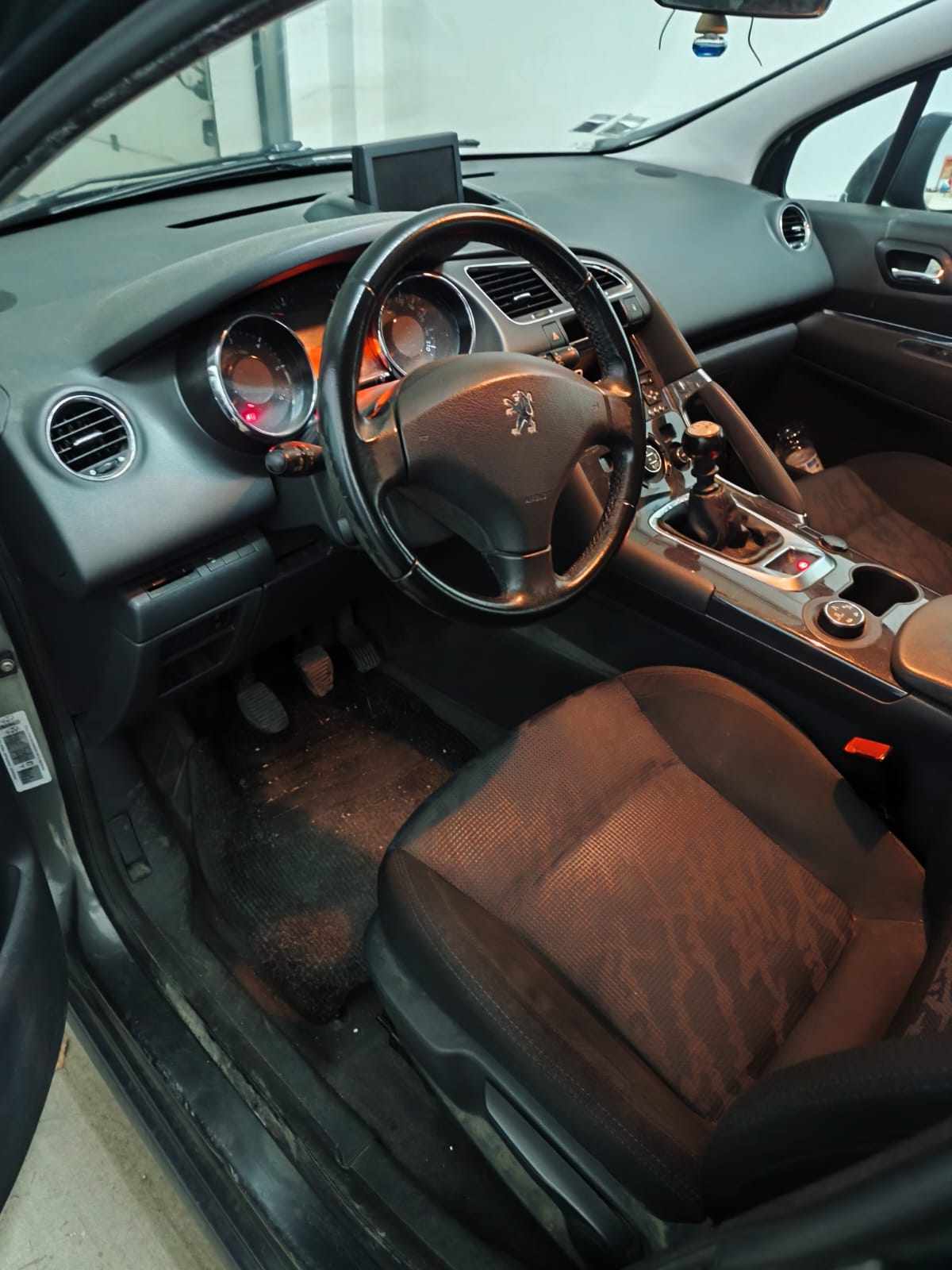 peugeot-3008-1-6-hdi-fap-2011-diesel-1560cc