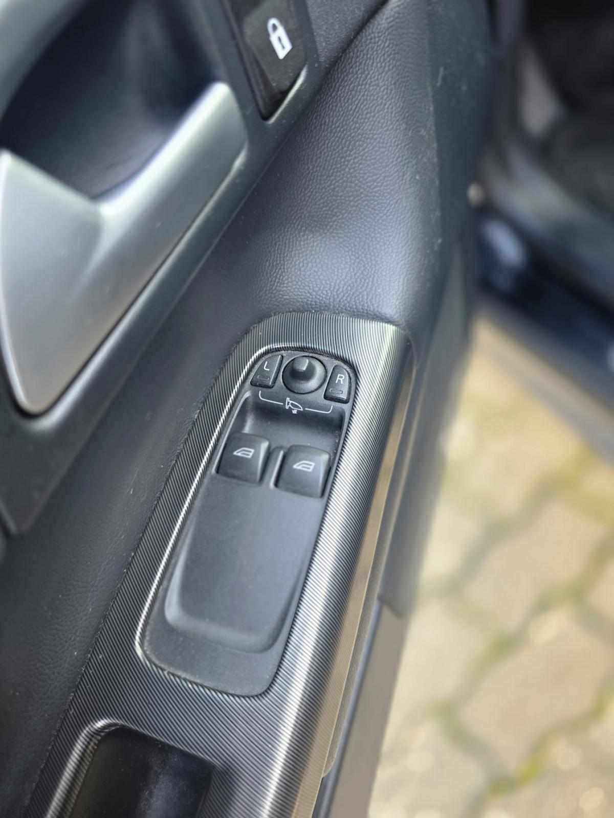 volvo-c30-1-6-drive-2012-diesel-1560cc