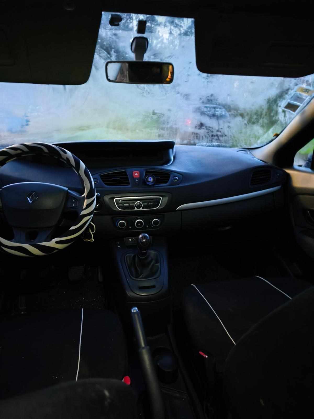 renault-scenic-1-5-dci-2011-diesel-1461cc