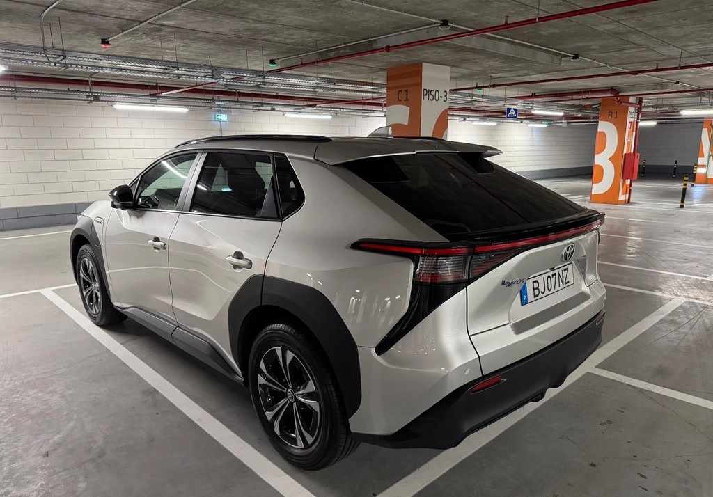 toyota-bz4x-71-4-kwh-2023-eletrico