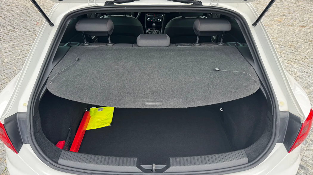 seat-leon-2-0-tdi-2017-diesel-1968cc