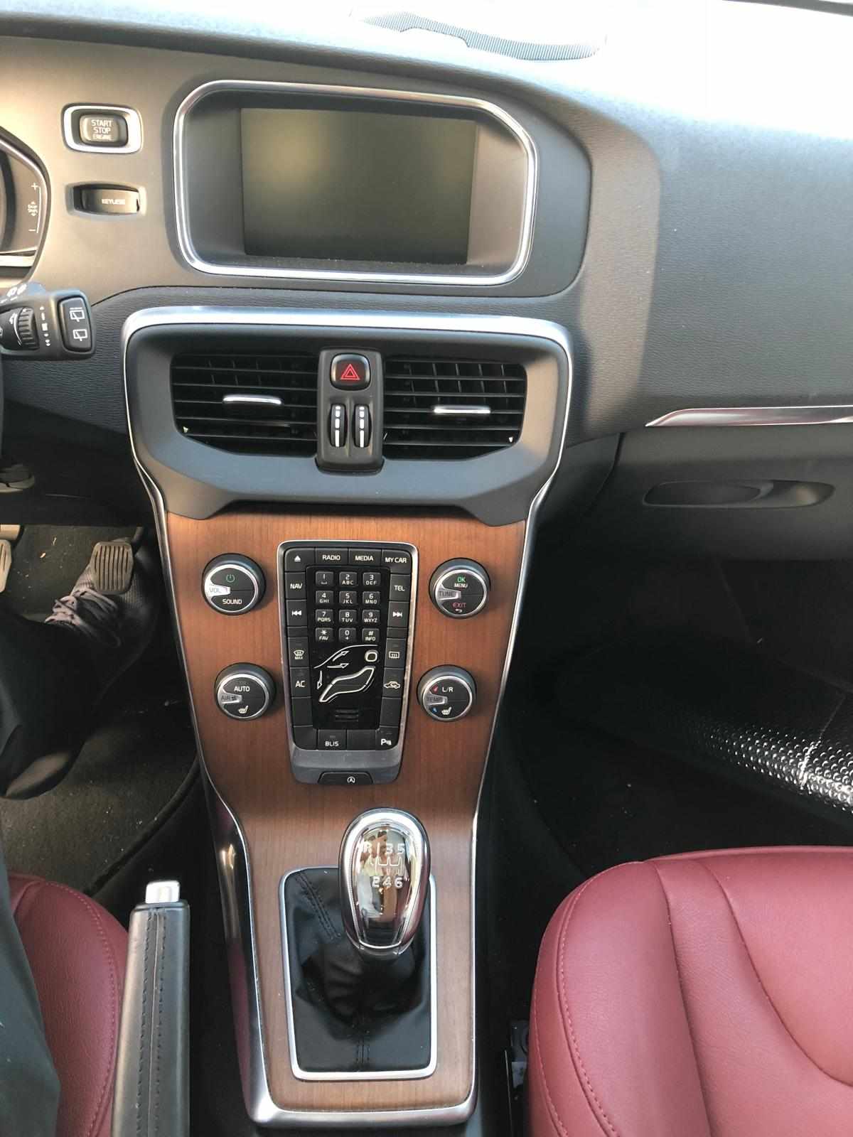 volvo-v40-1-6-d2-2013-diesel-1560cc