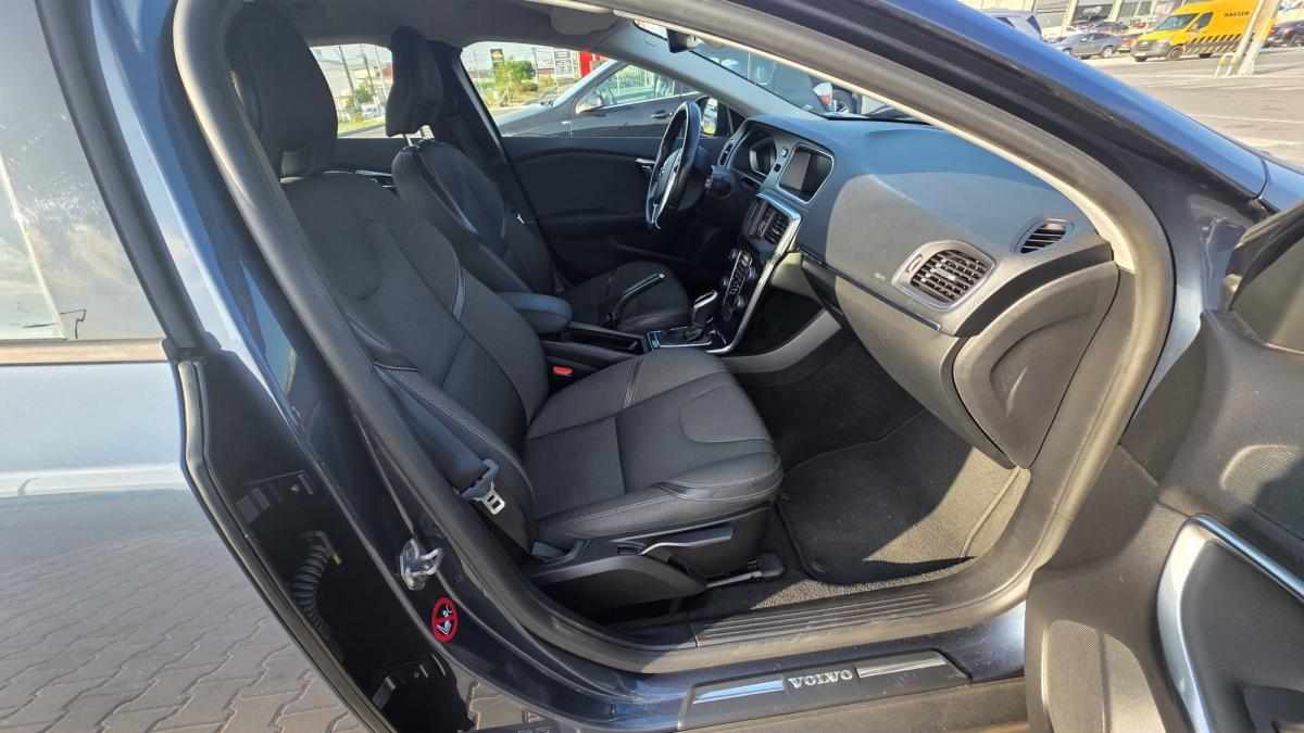 volvo-v40-2-0-d3-2017-diesel-1969cc