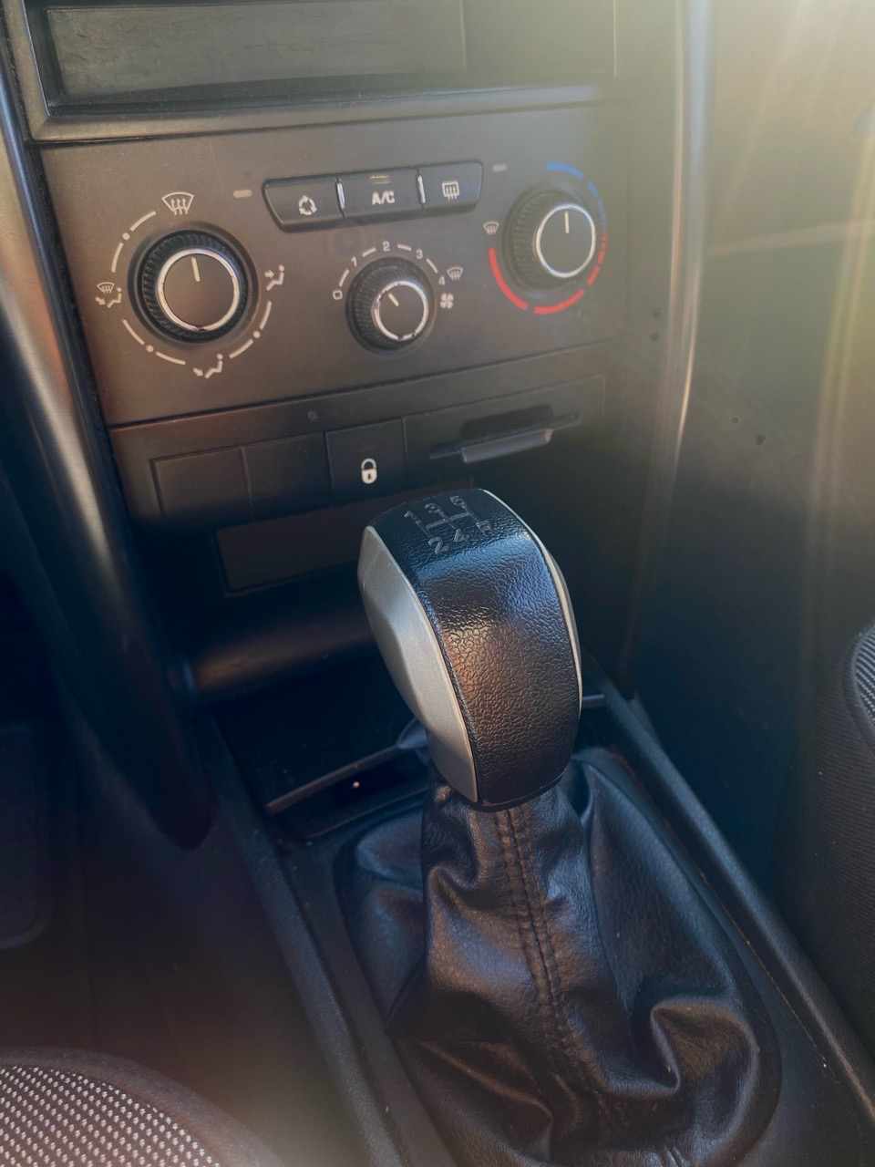 peugeot-207-1-4-hdi-2009-diesel-1398cc
