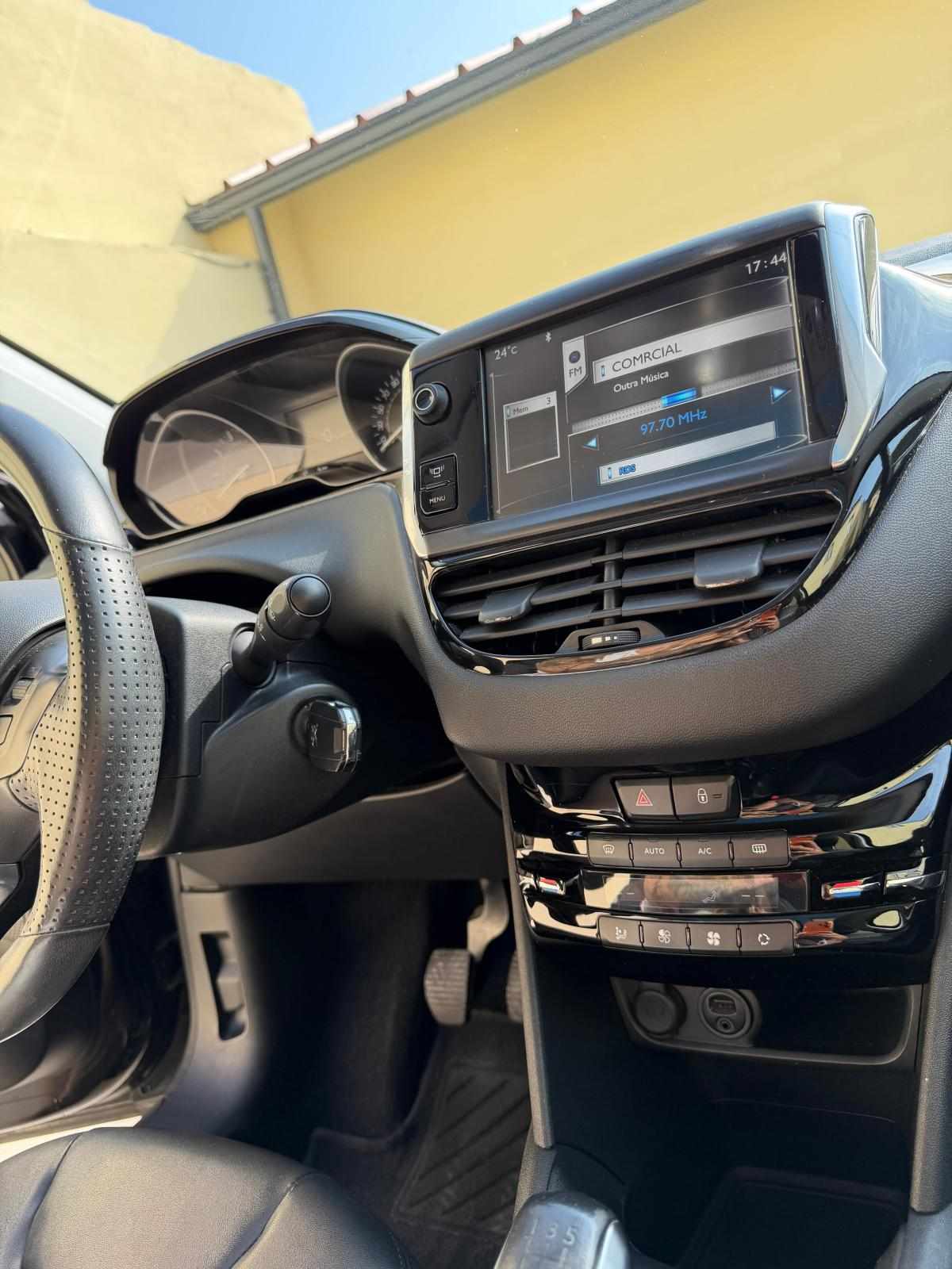 peugeot-208-1-6-vti-2014-gasolina-1598cc