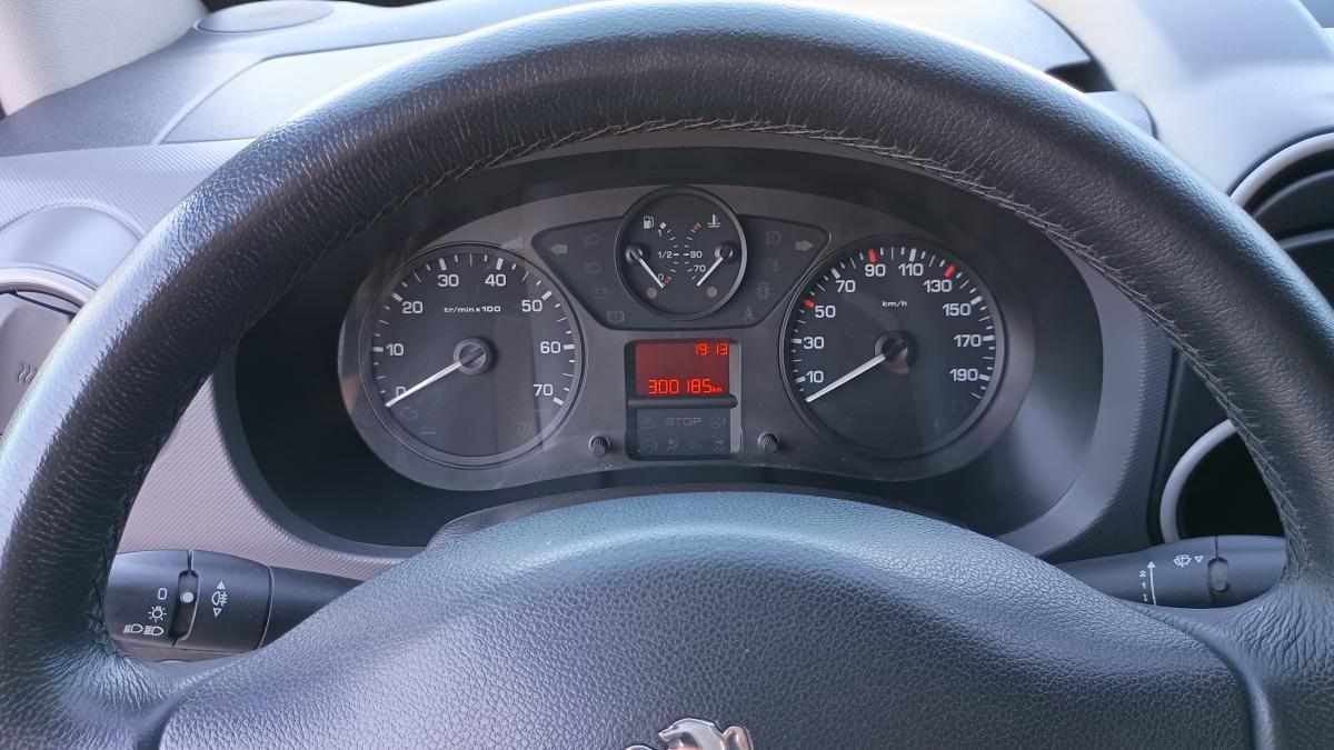 peugeot-partner-1-6-90cv-2014-diesel-1560cc