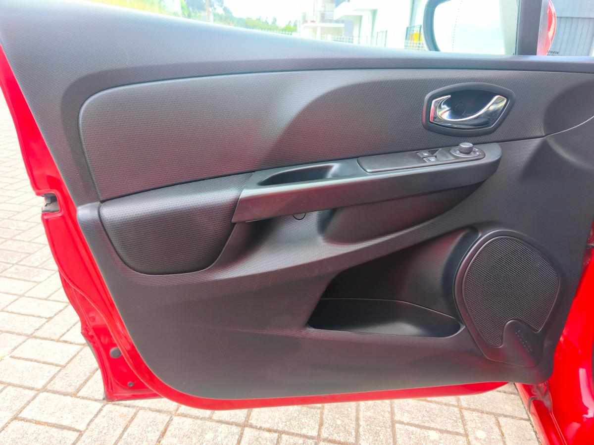 renault-clio-0-9-tce-2013-gasolina-898cc