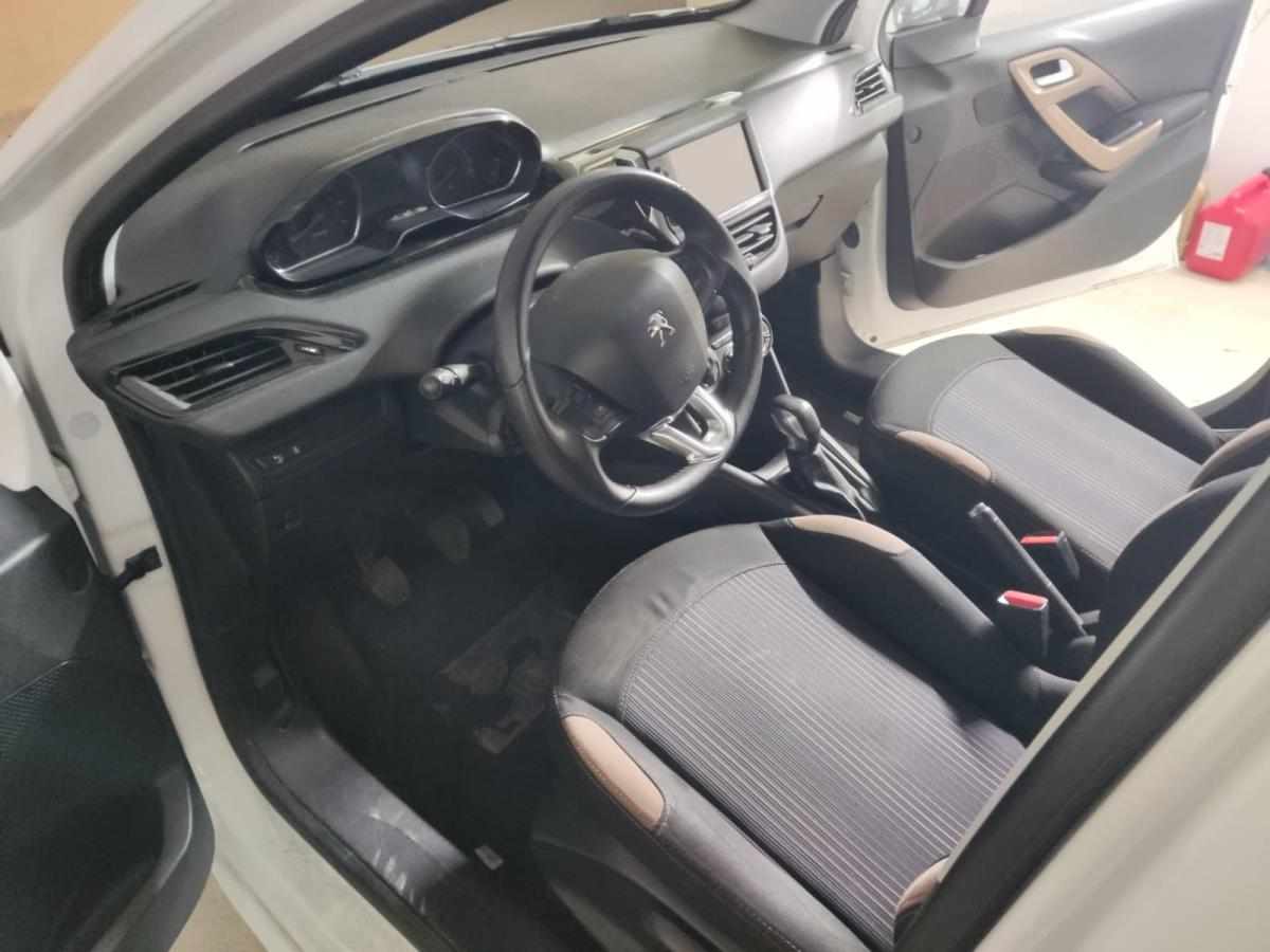 peugeot-208-1-2-vti-2014-gasolina-1199cc
