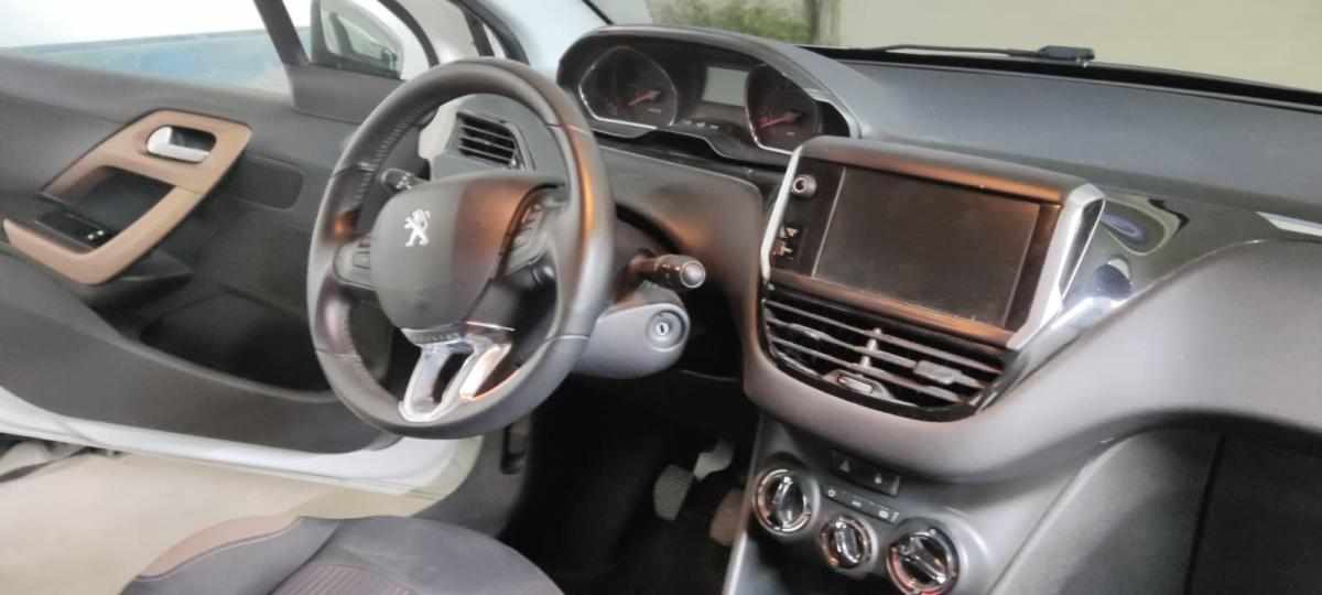 peugeot-208-1-2-vti-2014-gasolina-1199cc