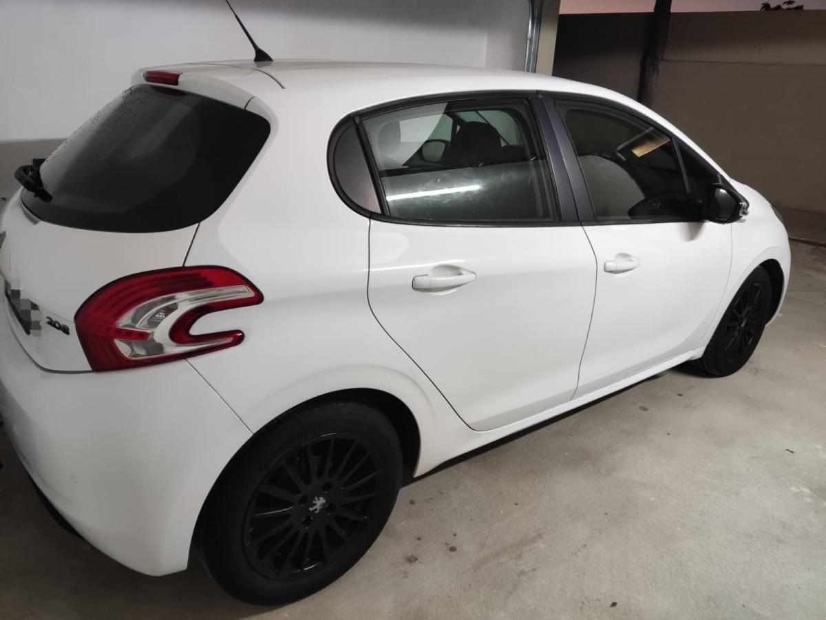 peugeot-208-1-2-vti-2014-gasolina-1199cc