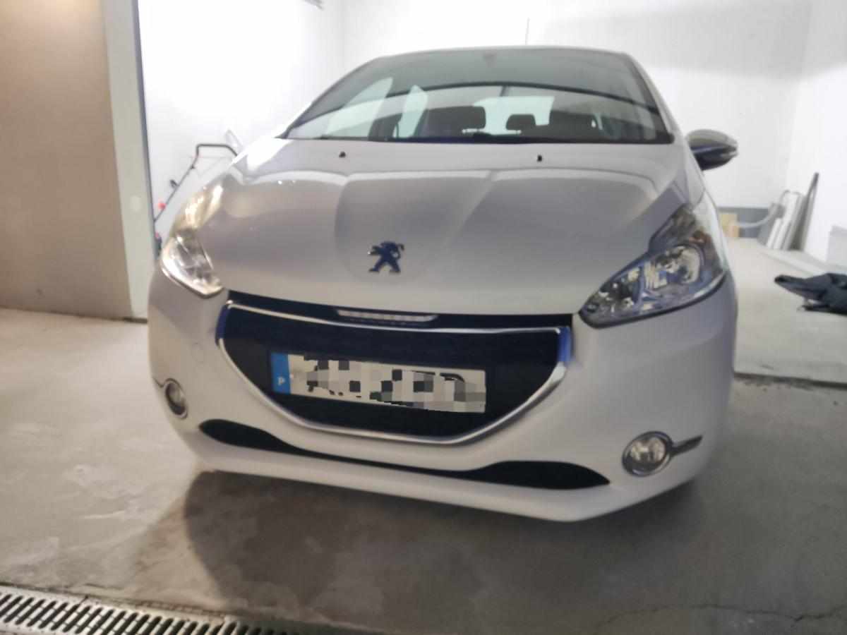 peugeot-208-1-2-vti-2014-gasolina-1199cc