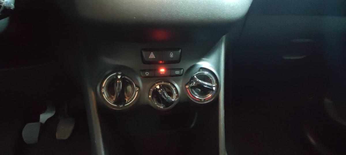 peugeot-208-1-2-vti-2014-gasolina-1199cc
