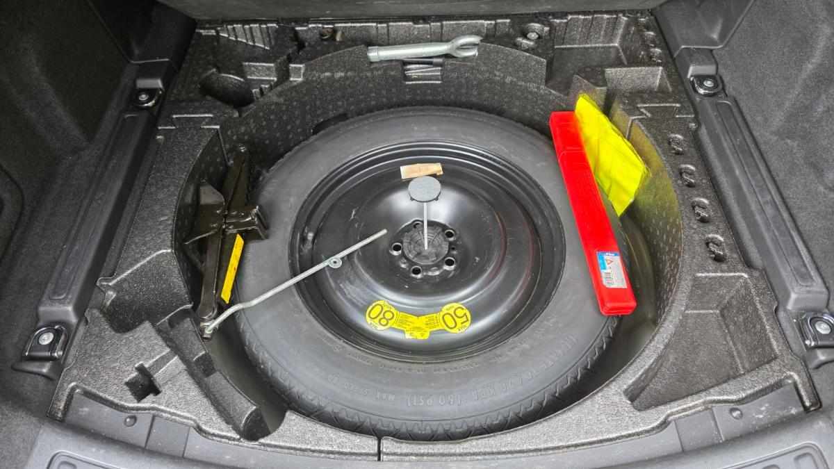 land-rover-discovery-sport-2-0-td4-awd-2017-diesel-1999cc