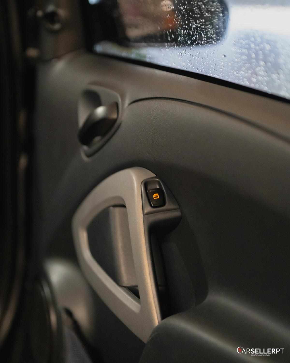 smart-fortwo-0-8-cdi-2010-diesel-799cc