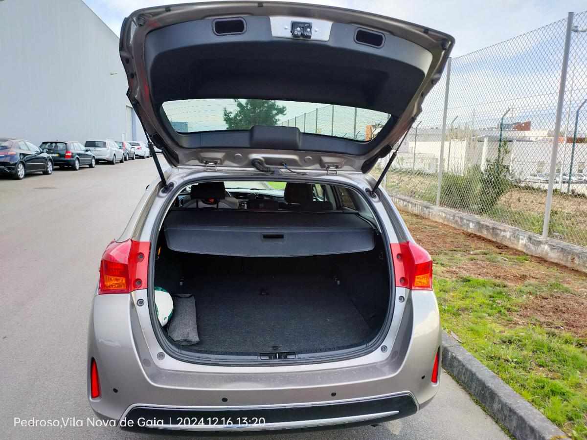 toyota-auris-1-4-d-4d-2013-diesel-1364cc