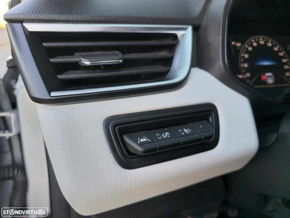 renault-clio-1-0-tce-2023-gasolina-999cc