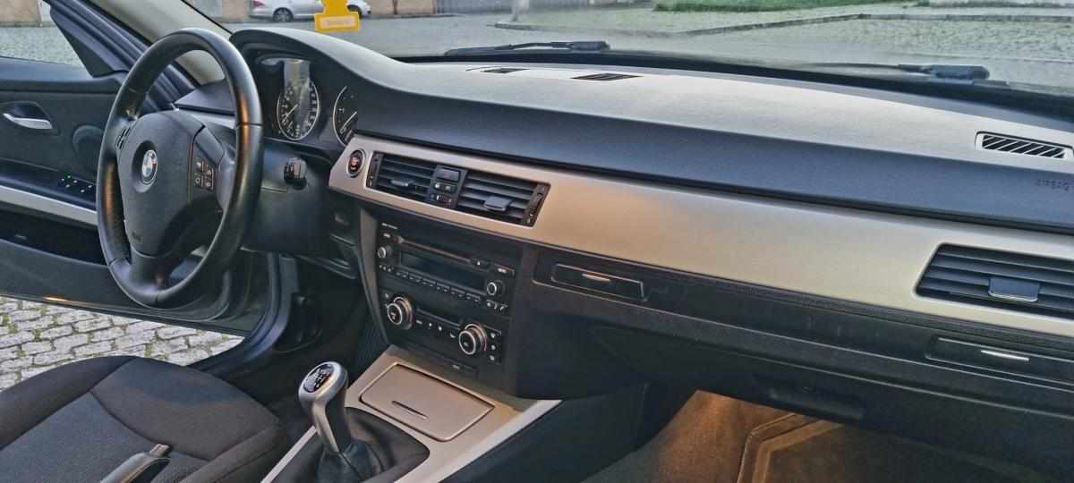 bmw-serie-3-318d-touring-2011-diesel-1995cc