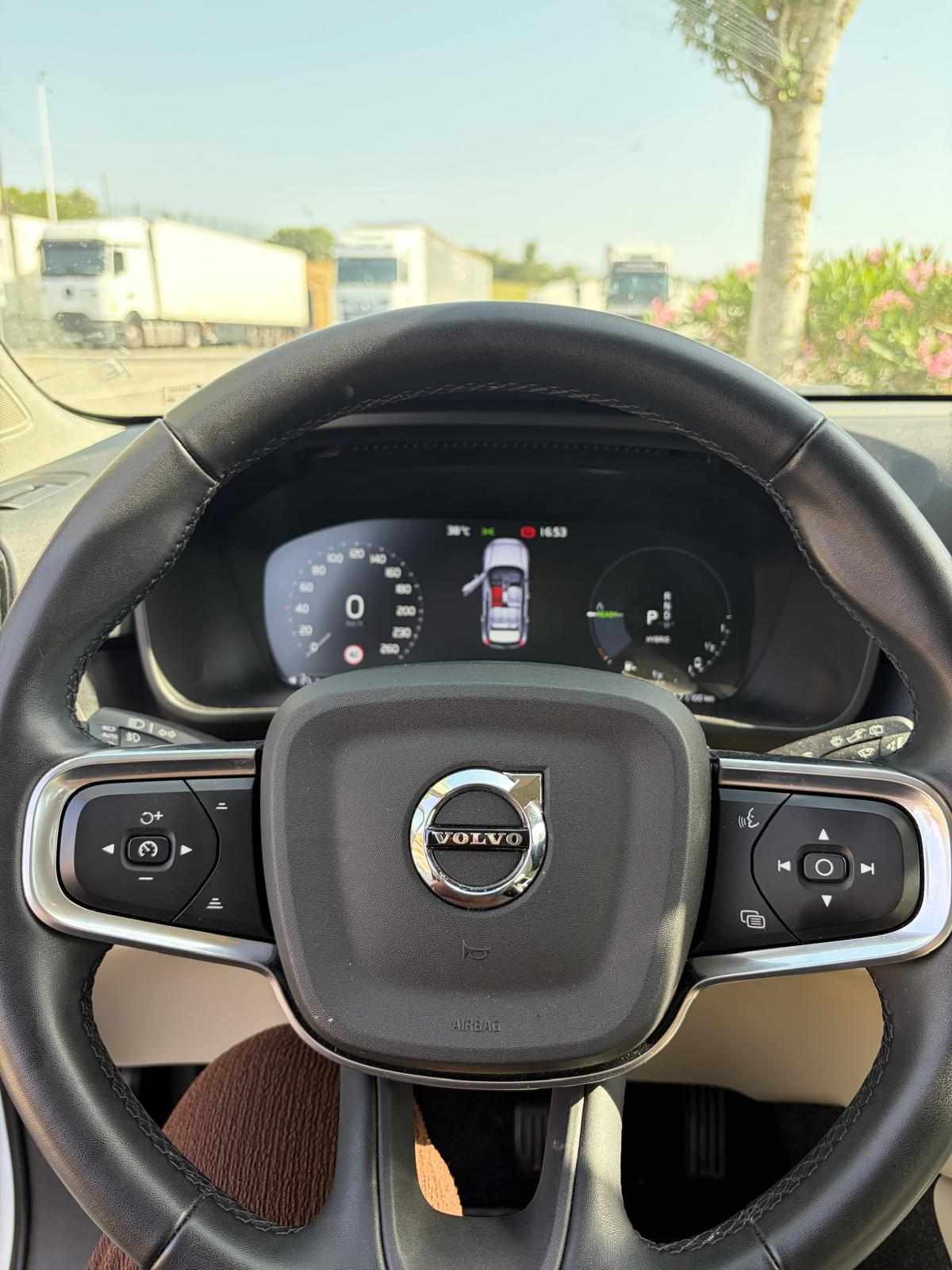 volvo-xc40-t4-twin-engine-recharge-2022-gasolina-1477cc