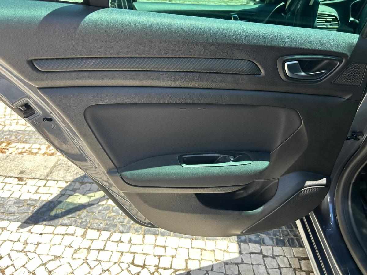 renault-megane-sport-tourer-1-5-dci-2019-diesel-1461cc