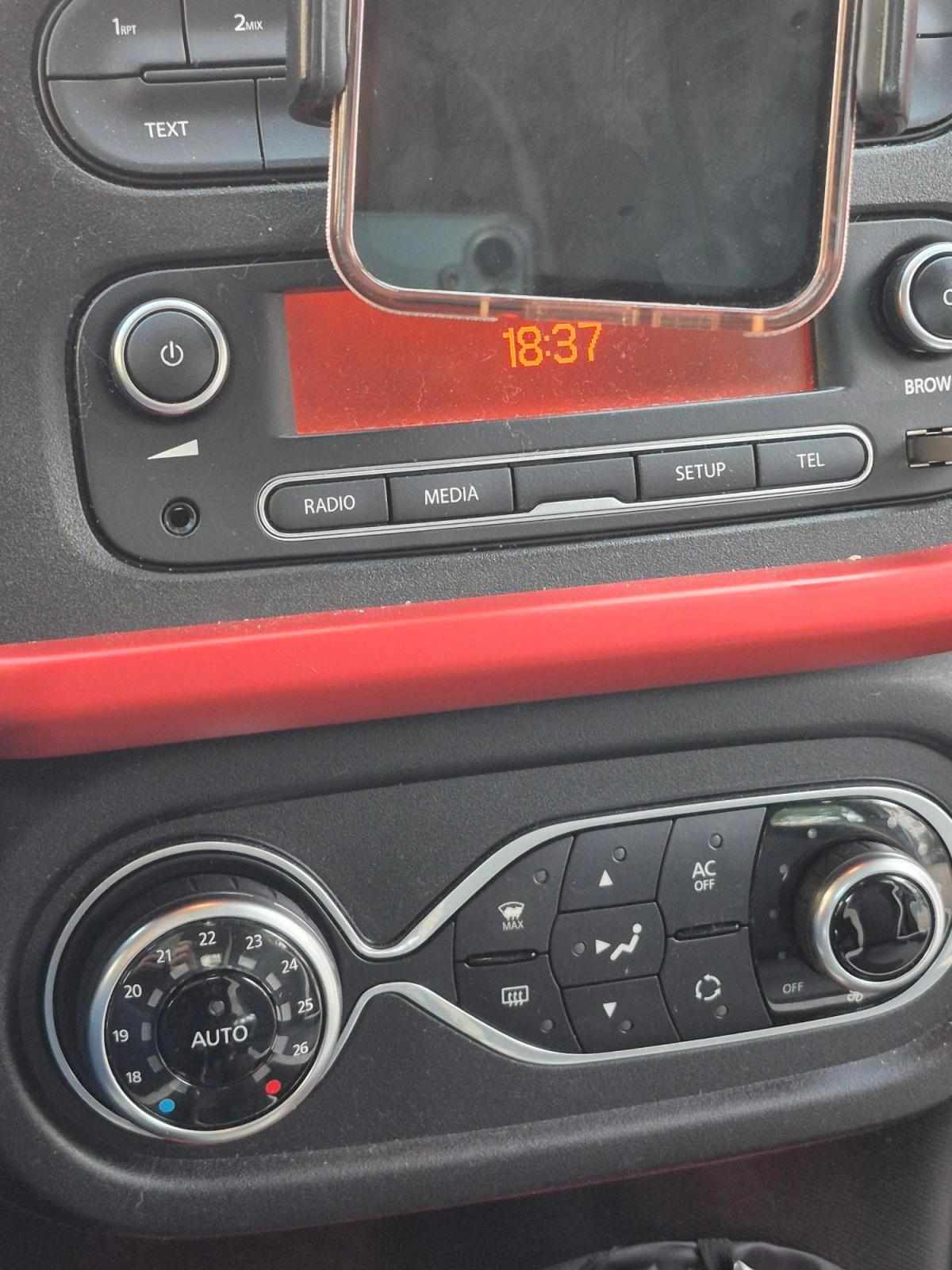 renault-twingo-0-9-tce-2014-gasolina-898cc
